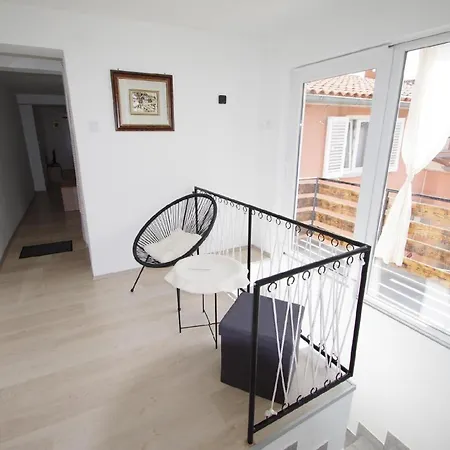 Fuer 6 Personen Ca 100 M In Pula, Istrien Und Umgebung Apartment *
