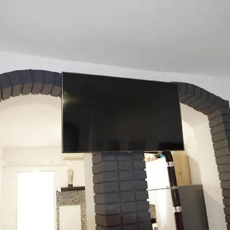Apartment Fuer 6 Personen Ca 100 M In Pula, Istrien Und Umgebung *