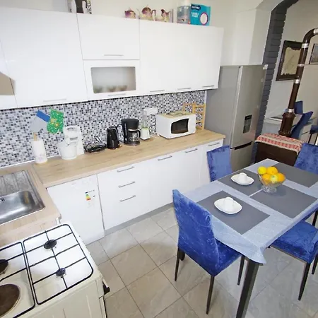 Fuer 6 Personen Ca 100 M In Pula, Istrien Und Umgebung Apartment Pula